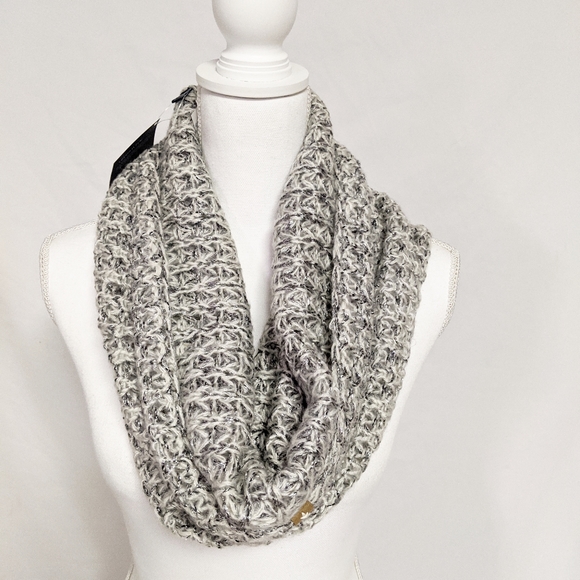 Sperry Scarf One Size Cream style 5F080 - Picture 4 of 6